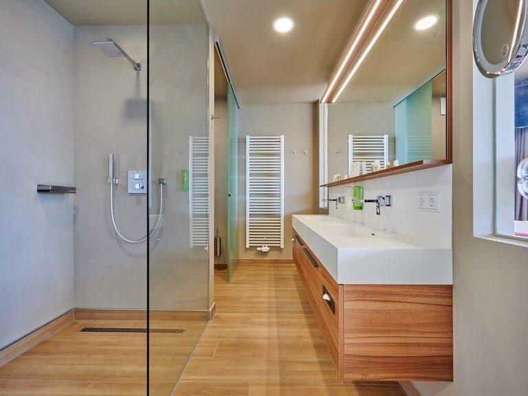 Badezimmer der Luxus Suite midi