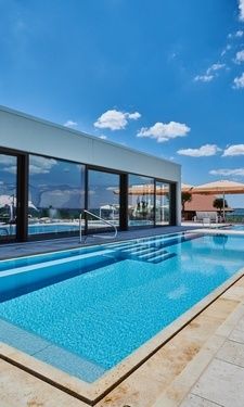 Der Solepool des Hotel der Birkenhof im Aussenbereich des Wellnessresorts im Bayerischen Wald.