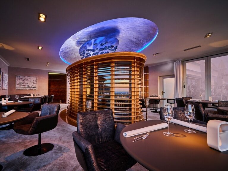 Schmackhafte Dessertkreation des 2 Michelin Sterne Restaurants Eisvogel